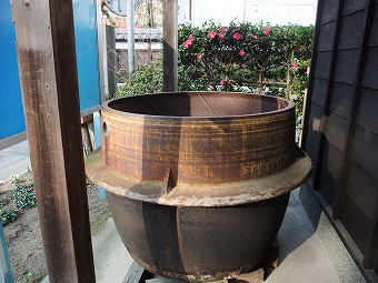 大きな釜